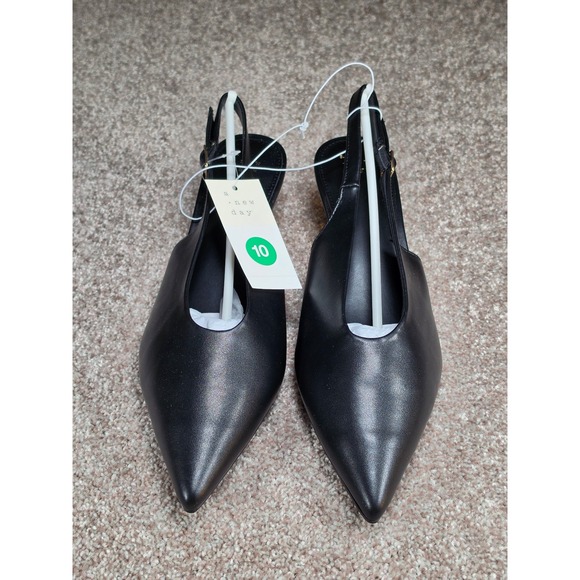 a new day Shoes - A New Day Samantha Black Slingback Pointed Toe Gold Kitten Heel Size 10 NEW